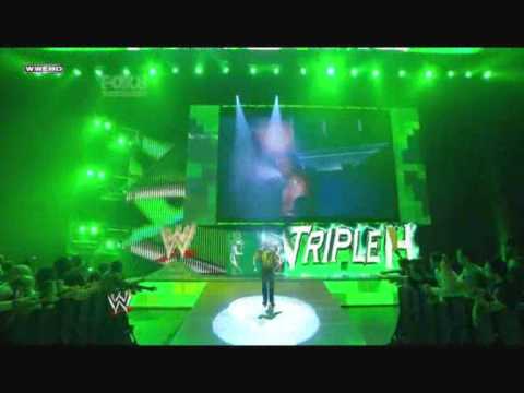 Justin Roberts makes a mistake calling out Triple H