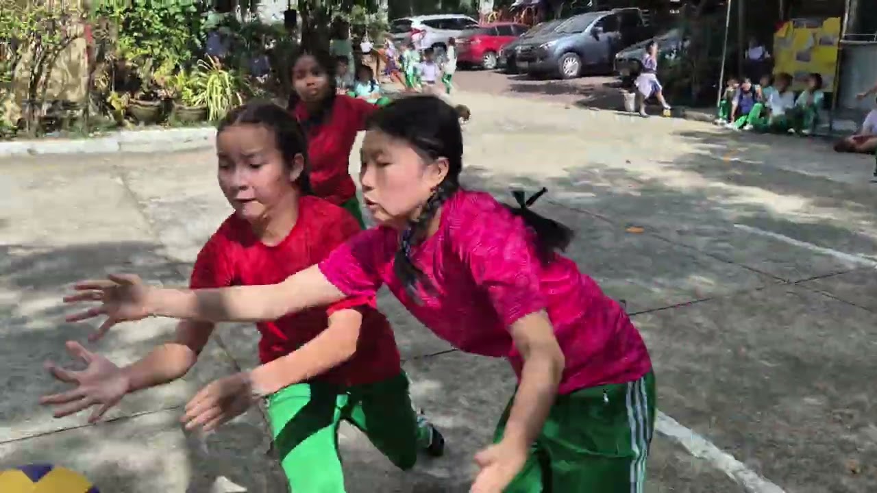 แชร์บอล หญิง  สีแดง vs สีชมพู   ชิงที่ -