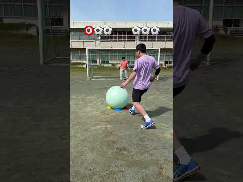 バランスボールでPK勝負してみた⚽️