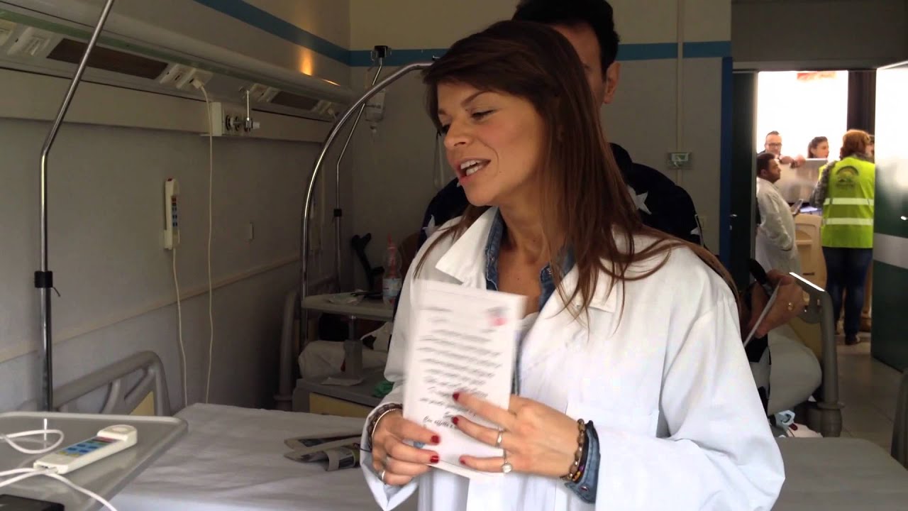 Alessandra Amoroso in visita all'ospedale Rizzoli di Bologna YouTube