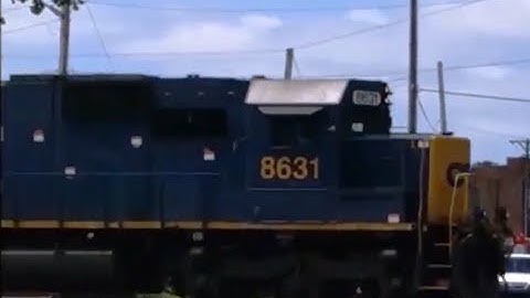 CSX 8631 & CSX 7560 pulling Mixed Freight