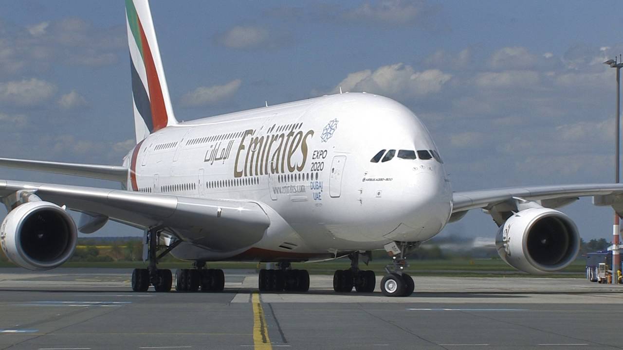 Airbus A380 Emirates In Prague A6 Eoe Youtube