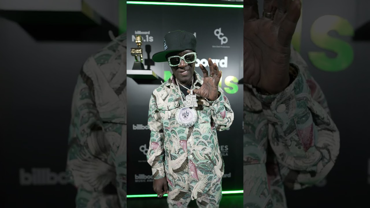 YEEAAHHHHHH BOOYYYEEEE! Flavor Flav showing off on the 