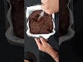 BROWNIE EXTREMO: Súper húmedo y con capita crujiente