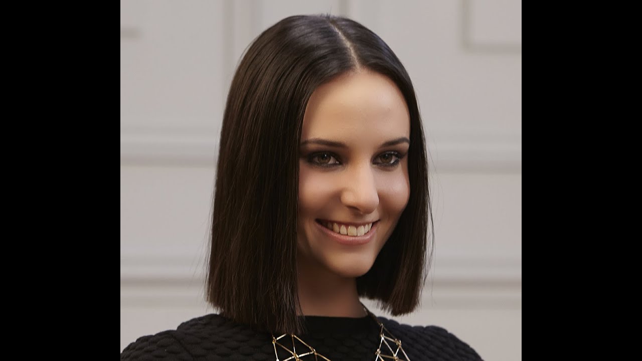 оливия калпо стрижка каре. виктория джастин стрижка. прическа на длинные прямые волосы. длинная филированная челка. стрижка на прямые волосы 2023.