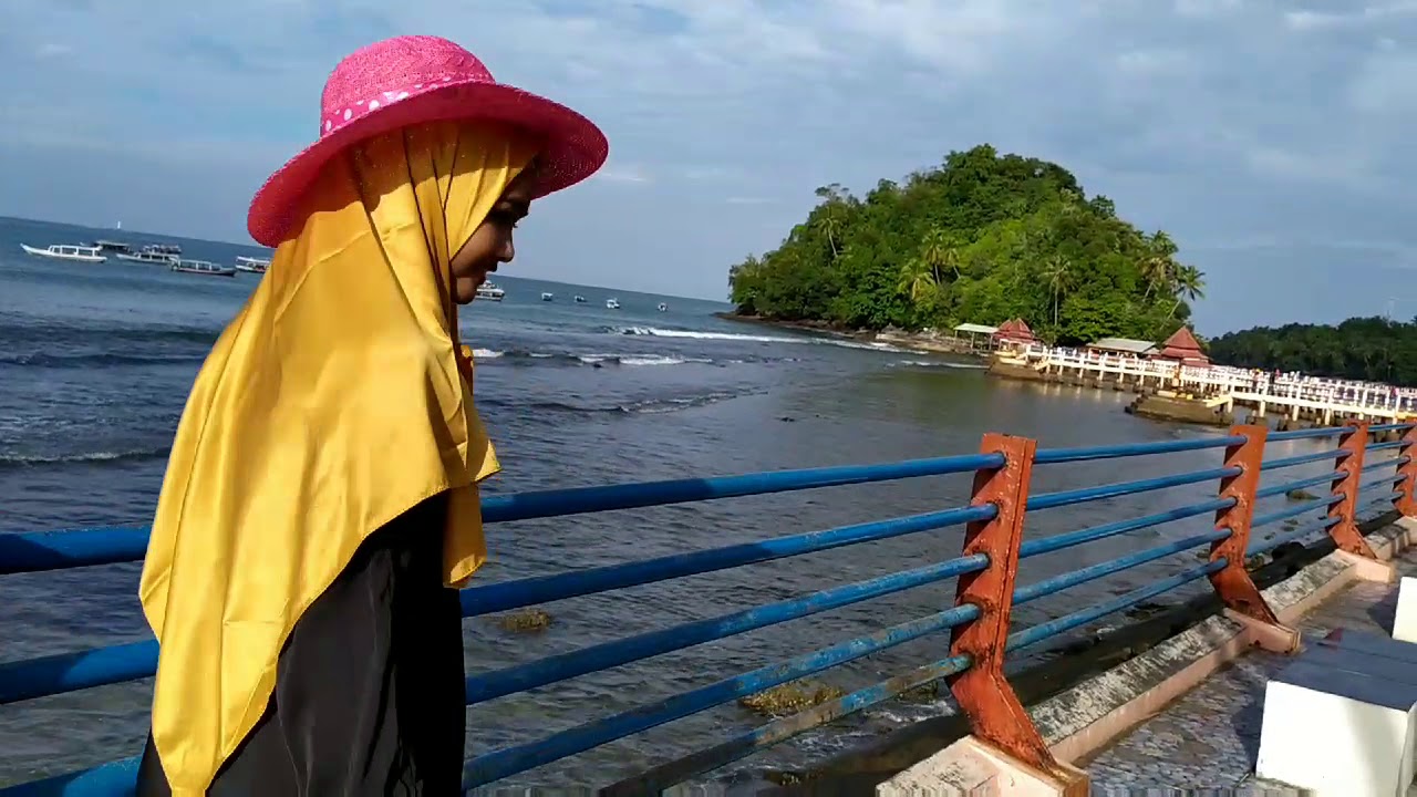 Tempat liburan keluarga di Sumatera Barat "pantai carocok, Painan