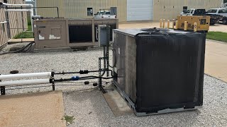 2000s York Commercial and 2024 ICP Gemini RTU air conditioners running on a hot Summer afternoon!
