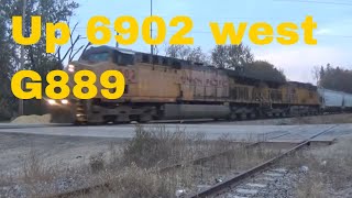 UP 6902 Leads G889 on the Freeport sub