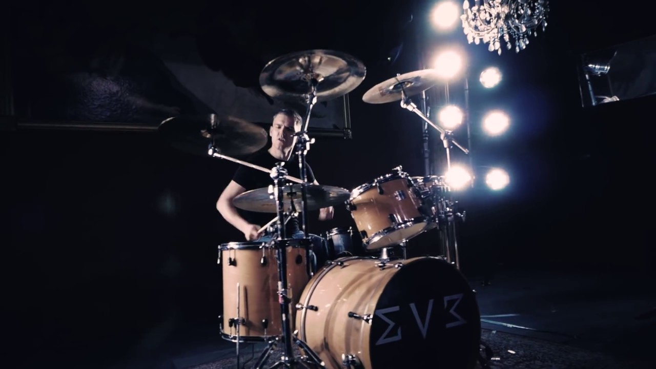 Ronny Garz: GROOVENOM Drumming