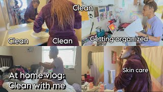 At home vlog : clean with me + skin care