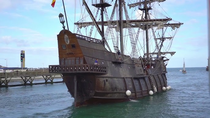 Honfleur : le bateau pirate Galeon Andalucia est arrivé sur les