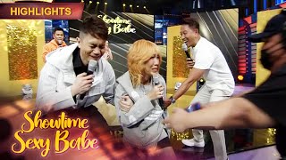 Vice demands a replay after he stumbled on the Its Showtime stage | Its Showtime Sexy Babe