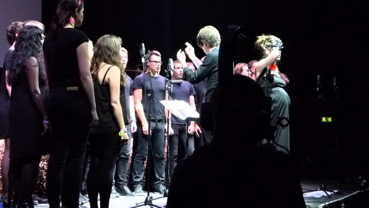 Imogen Heap - The Listening Chair - live w/ choir