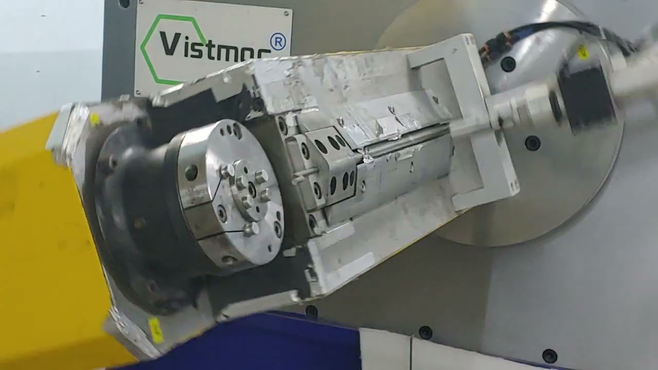 Rhythm. Metal shaping metal. A machine without a human.