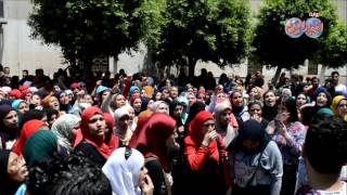 آلاف الطلبة يتظاهرون أمام وزارة التربية والتعليم ضد وزير التسريبات