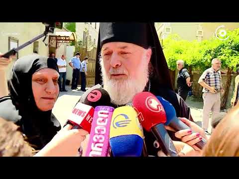 სინოდის სხდომა დასრულდა   მეუფე შიო ბრილიანტის ჯვრის ტარების უფლებით დაჯილდოვდა