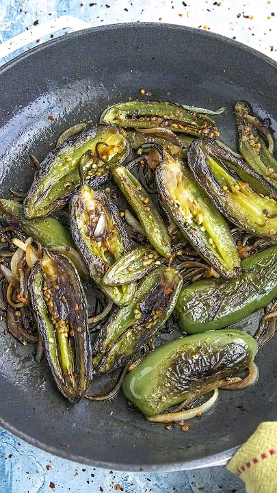 Mexican Blistered Peppers (Chiles Toreados)