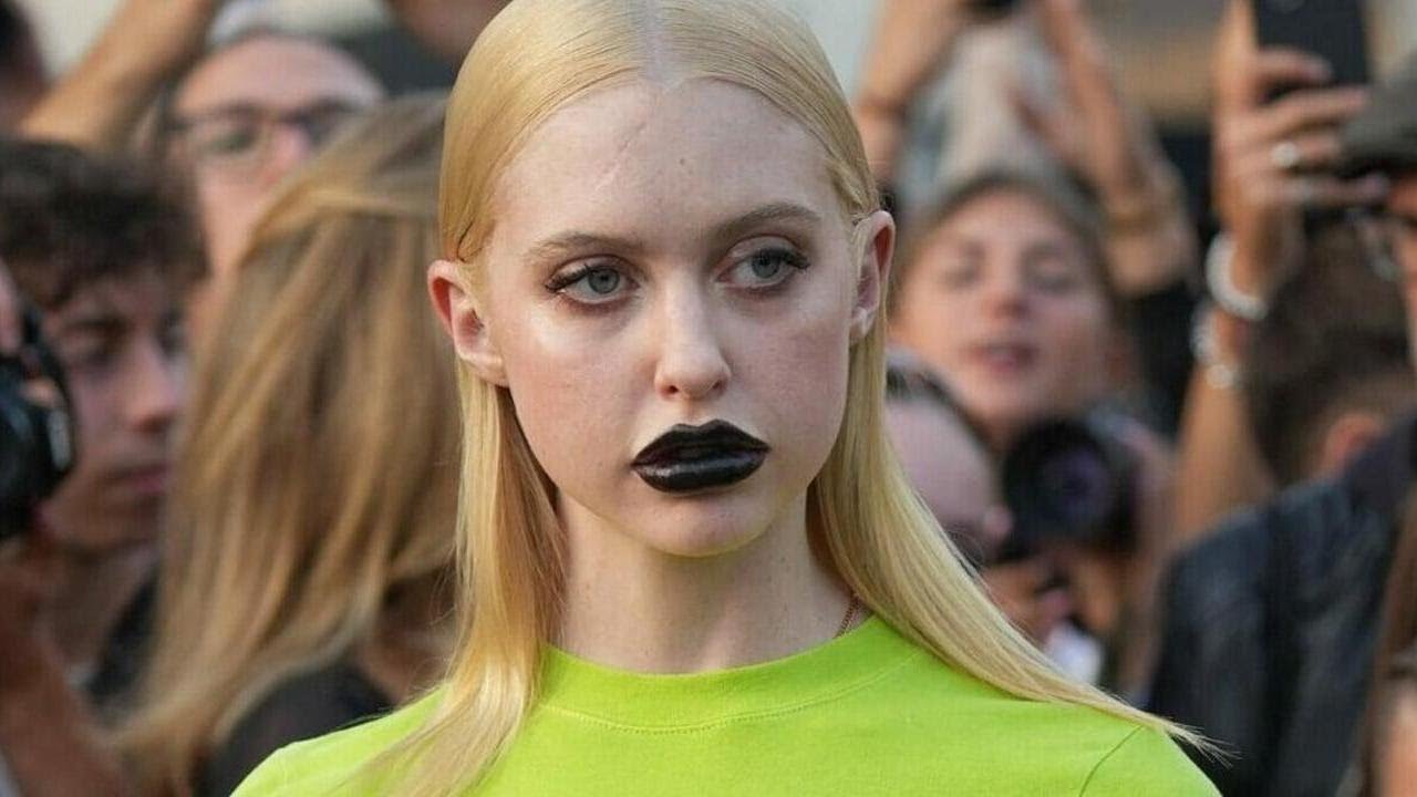 Actress Chloe Cherry, a former porn star, was arrested for stealing.