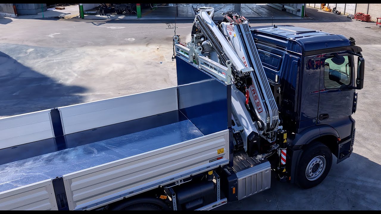 MERCEDES AROCS 2548L tre assi - ribaltabile con gru