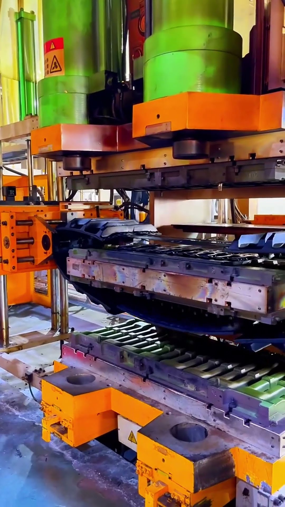 Rubber track production process- Good tools and machinery make work easy