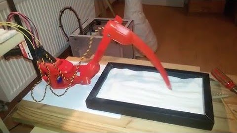 MUST SEE: Incredible 3D-Printed Hexapod single leg keeps Zen Garden