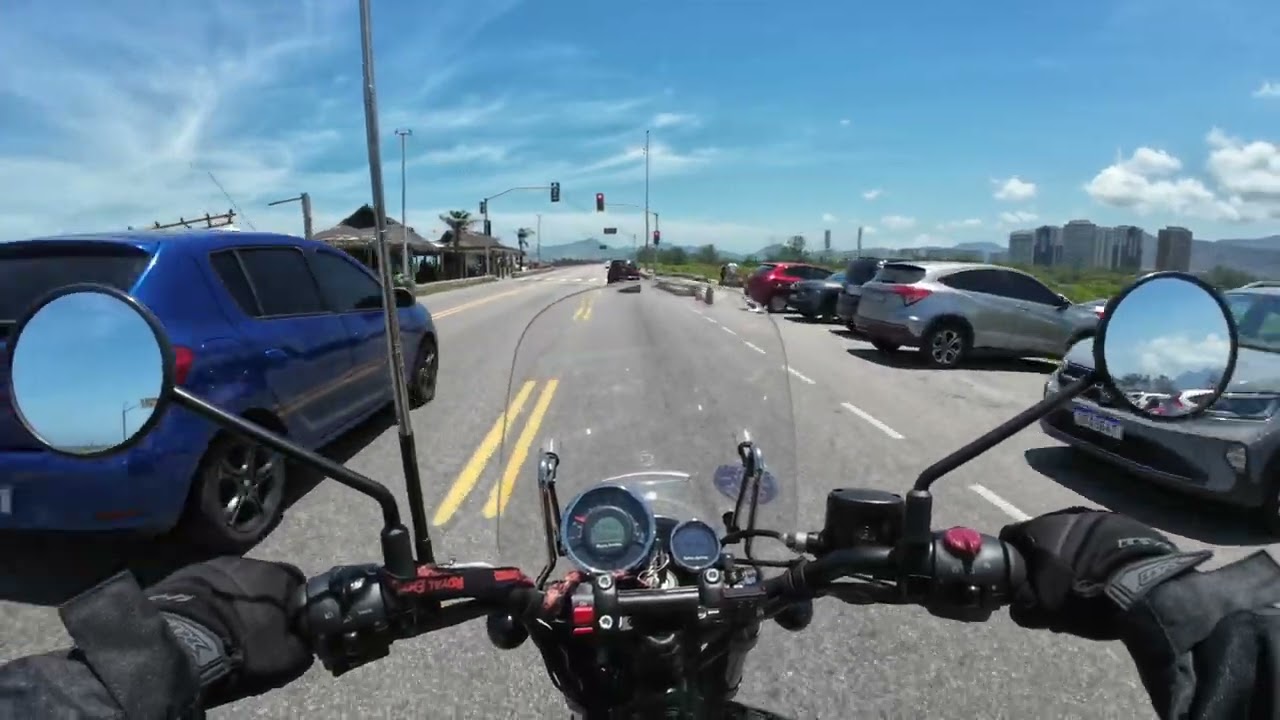 CUIDADO EM PASSEAR DE MOTO NO RIO DE JANEIRO.@motovlogdovarella @FabioCrocodillo 