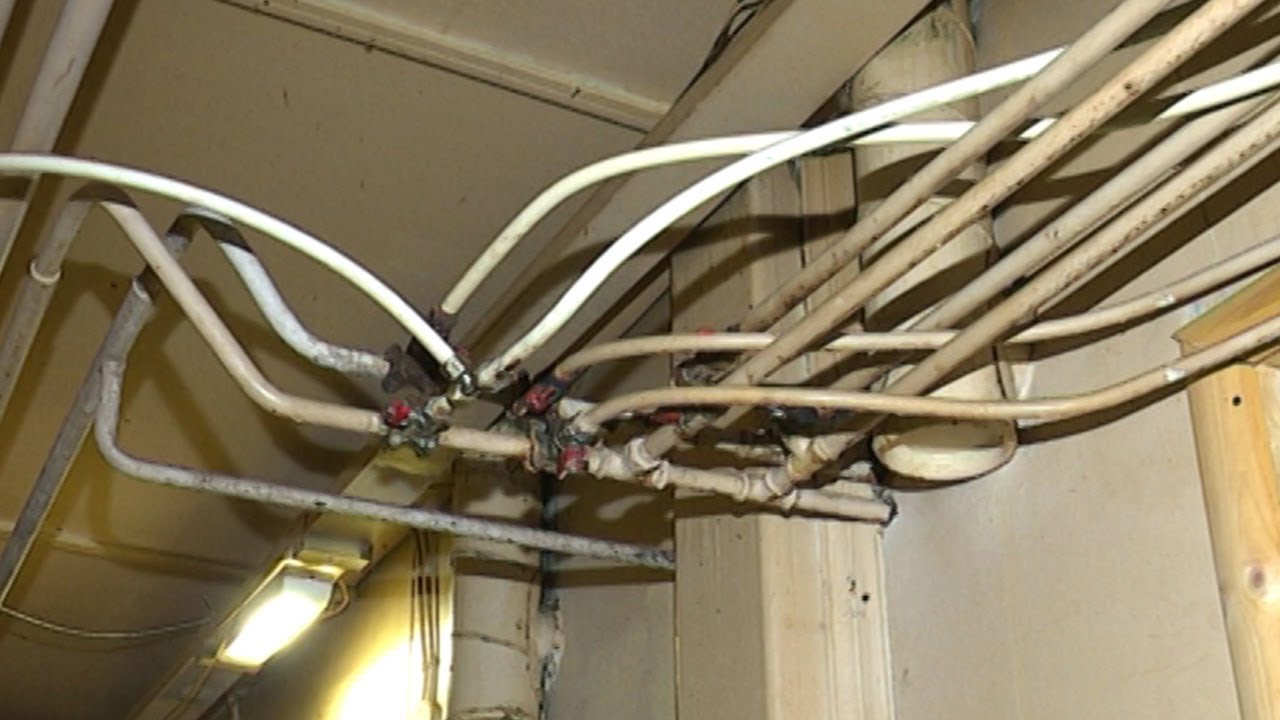 Делаем врезки по закону