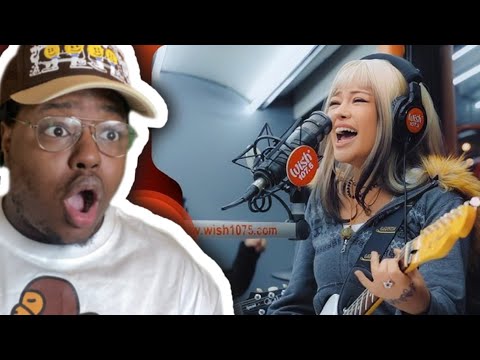 Janine Berdin performs "ANTOXIC" LIVE on Wish 107.5 Bus REACTION