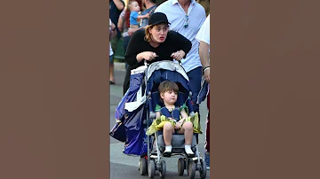 Adele English Singer With Husband And Son 
