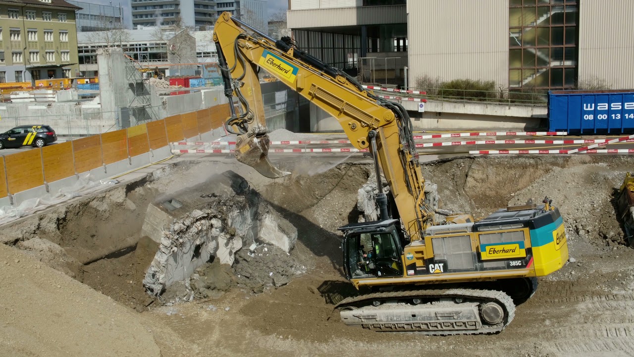 Cat 385C L Powerstripe Slamming 40 ton Trucks