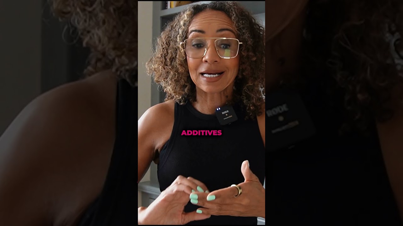 Как ультрапереработанные продукты способствуют сохранению жира на животе после 40 лет