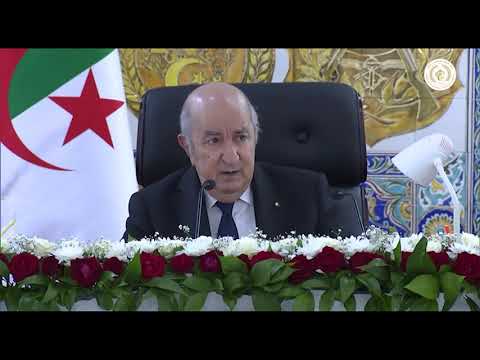السيد رئيس الجمهورية لدى زيارته مقر وزارة الدفاع الوطني
