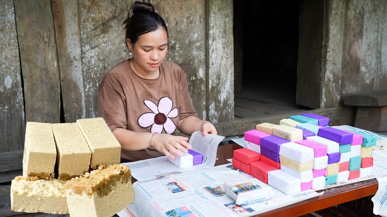 Making Traditional Khao Cake - A Warm Day with Family and Neighbors - Ly Hoai Van
