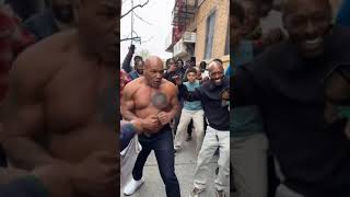 Mike Tyson vs Shannon Briggs Fighting In The Streets Of Brooklyn😲😲👍💔