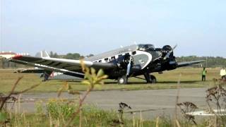 Junkers JU-52 starting Engines in Oberschleissheim