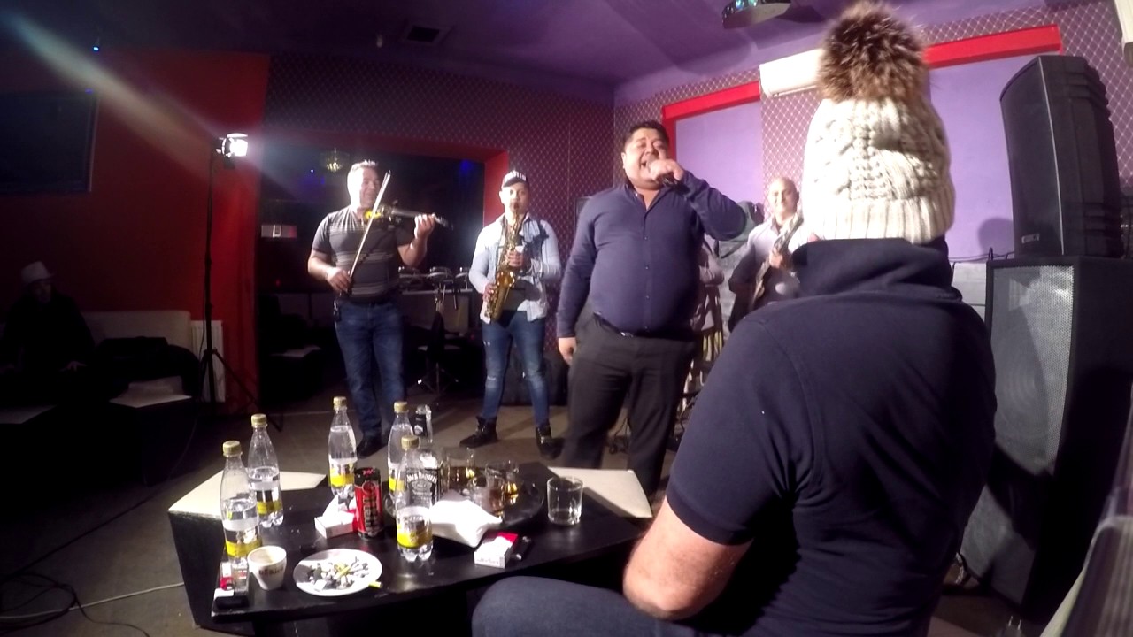 Sarbatori fericite va ureaza Nelson si Alex de la Cluj