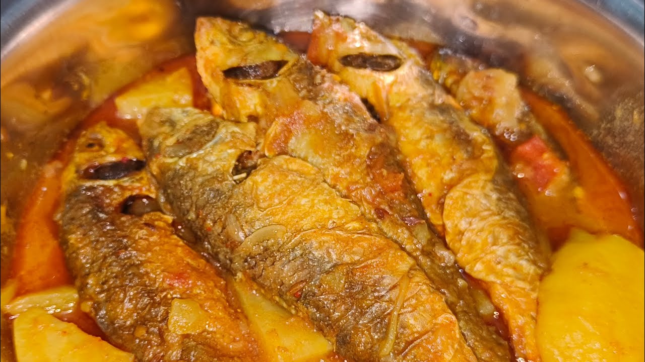 ওল কপি,আলু দিয়ে বাটা মাছের ঝোল| Bata Macher jhol Ol kopi diye @happytummywithamrita2948 