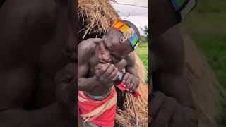 Afrikada Yaşayan Kabile Üyelerinin Cola Ile Tanışması