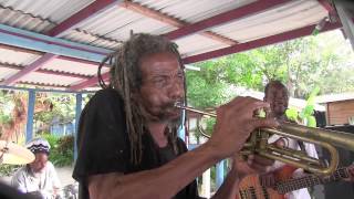 Video-Miniaturansicht von „Joe Isaacs (Studio One) & Frank Aird: 'Swing Easy', The Boat Bar, Negril, Jamaica 2014“