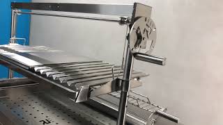 Asador Inoxidable Con Mecanismo De Elevación De Parrilla