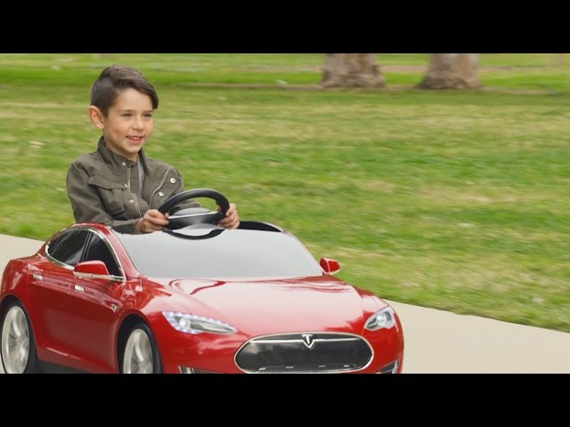 Tesla Model S for Kids: Battery-powered Ride-on Car by Radio Flyer 