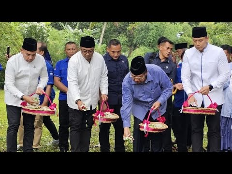 SBY Teteskan Air Mata saat Berziarah ke Kuburan Massal Korban Tsunami Aceh