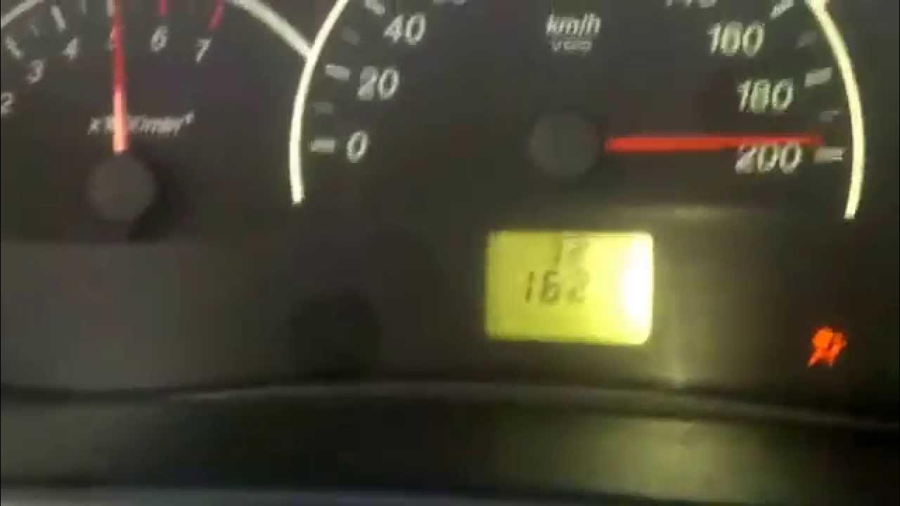 Приора 200 на спидометре ночью