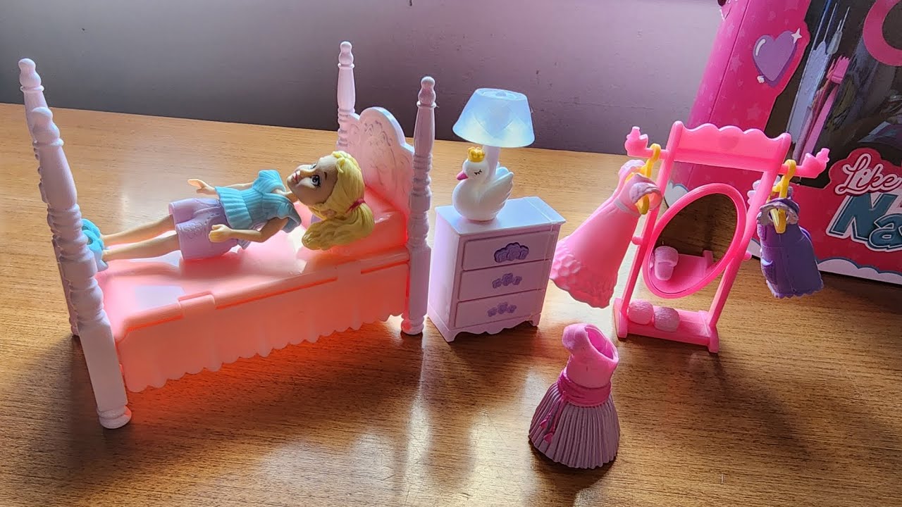 Like Nastya bedroom toy is so cute. I need a doll house. 😆