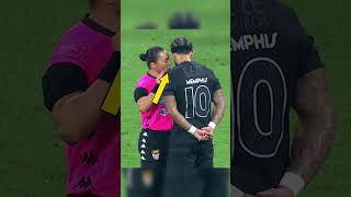 This referee likes Neymar & Depay