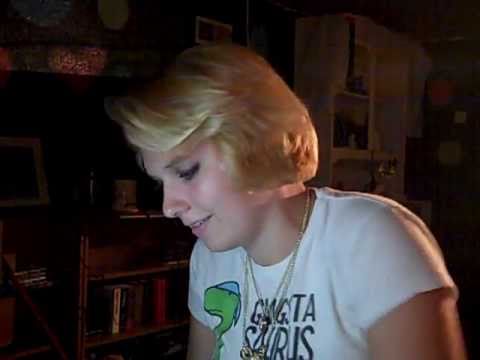 Taylor - Bow Chicka Wow Wow - YouTube