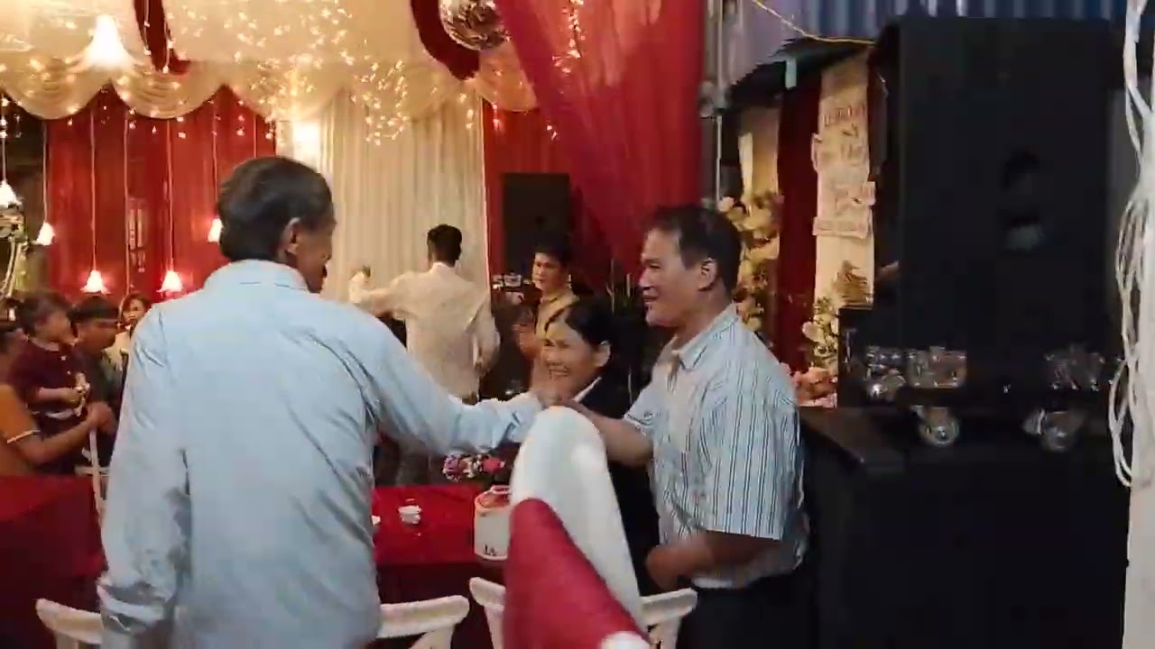 Khai trương nhà Khánh Ý