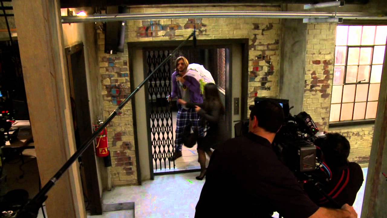 New Year's Eve - "Join the Party" Featurette