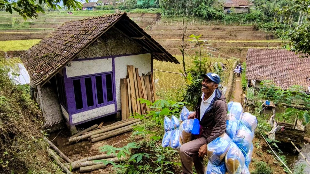 Suasana Kampung Di Siang Hari Yang Sepi Dan Damai, Udaranya Seger Serasa Lagi Balik kampung