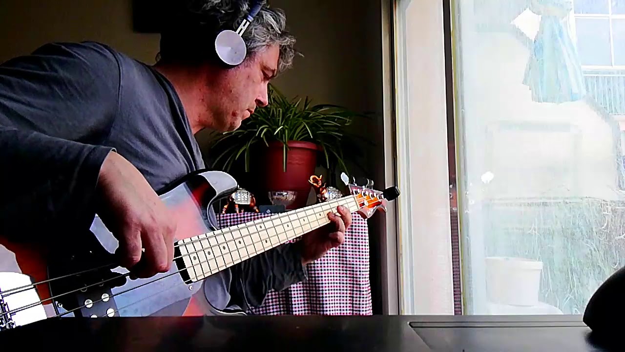 ROCK ON BASS WITH BACKING TRACK harley benton mb4 de luxe series - YouTube